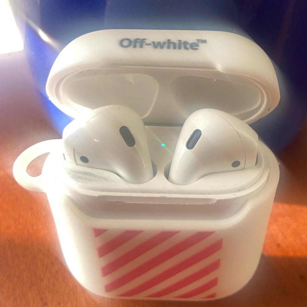AirPods Silicone Case Fits APPLE 1st & 2nd Gen.